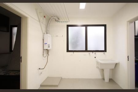 Apartamento à venda com 245m², 3 quartos e 4 vagas Apartamento à venda com 245m², 3 quartos e 4 vagasÁrea de Serviço
