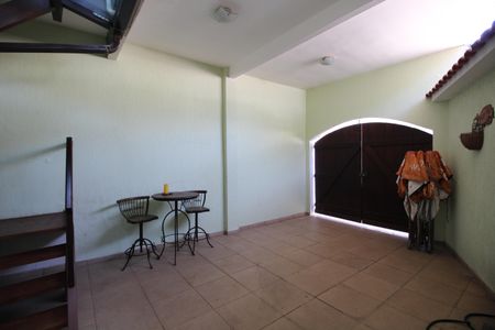 Casa à venda com 130m², 2 quartos e 1 vagaGaragem