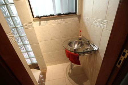 Casa à venda com 130m², 2 quartos e 1 vagaLavabo