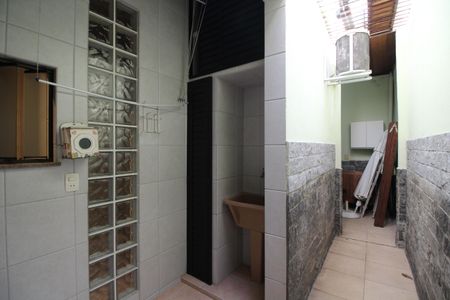 Casa à venda com 130m², 2 quartos e 1 vagaÁrea de Serviço