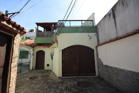 Casa à venda com 130m², 2 quartos e 1 vagaFachada