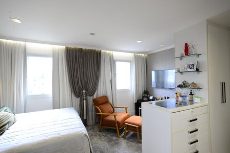 Apartamento à venda com 216m², 3 quartos e 4 vagasSuíte 1