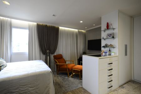 Apartamento à venda com 216m², 3 quartos e 4 vagasSuíte 1