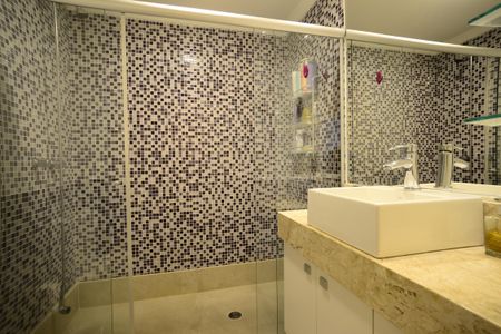 Apartamento à venda com 216m², 3 quartos e 4 vagasBanheiro da Suíte 2