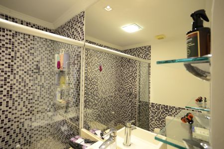 Apartamento à venda com 216m², 3 quartos e 4 vagasBanheiro da Suíte 2