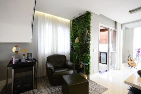 Apartamento à venda com 216m², 3 quartos e 4 vagasSala 2