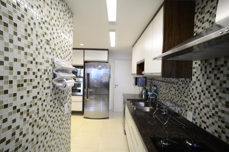Apartamento à venda com 216m², 3 quartos e 4 vagasCozinha