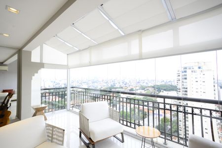 Apartamento à venda com 216m², 3 quartos e 4 vagasVaranda da Sala