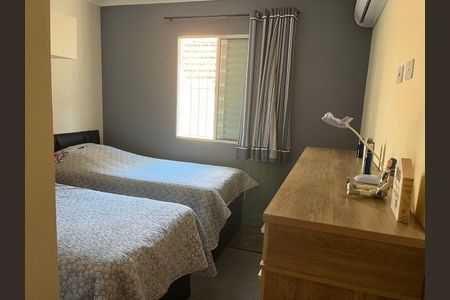 Casa à venda com 111m², 2 quartos e 2 vagas