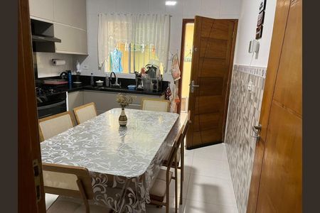 Casa à venda com 111m², 2 quartos e 2 vagas