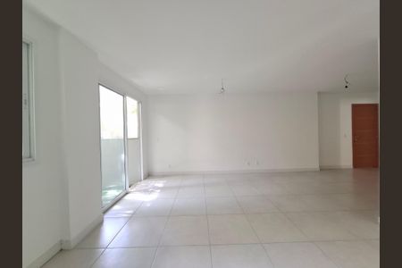 Apartamento à venda com 124m², 2 quartos e 1 vaga Apartamento à venda com 124m², 2 quartos e 1 vagaSala