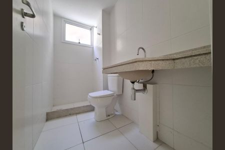 Apartamento à venda com 124m², 2 quartos e 1 vaga Apartamento à venda com 124m², 2 quartos e 1 vagaBanheiro