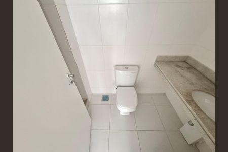 Apartamento à venda com 124m², 2 quartos e 1 vaga Apartamento à venda com 124m², 2 quartos e 1 vagaBanheiro da suíte