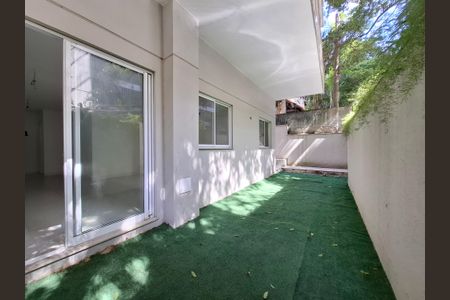 Apartamento à venda com 124m², 2 quartos e 1 vaga Apartamento à venda com 124m², 2 quartos e 1 vagaVaranda