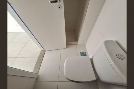 Apartamento à venda com 124m², 2 quartos e 1 vaga Apartamento à venda com 124m², 2 quartos e 1 vagaBanheiro da suíte