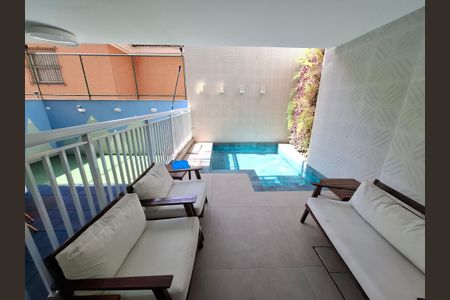 Apartamento à venda com 124m², 2 quartos e 1 vaga Apartamento à venda com 124m², 2 quartos e 1 vagaPiscina