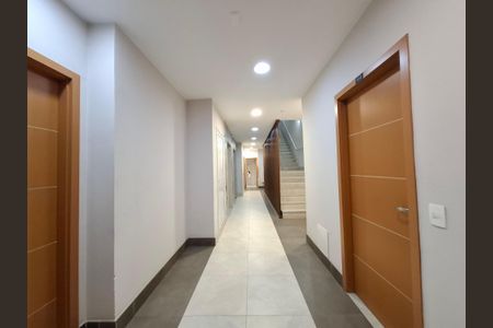 Apartamento à venda com 124m², 2 quartos e 1 vaga Apartamento à venda com 124m², 2 quartos e 1 vagaHall de entrada