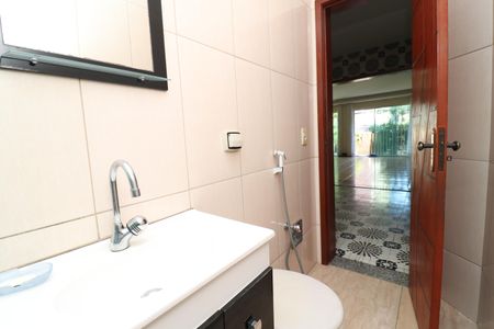Casa à venda com 350m², 4 quartos e 3 vagasBanheiro Social 1