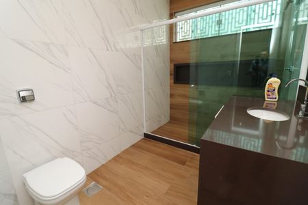 Casa à venda com 350m², 4 quartos e 3 vagasBanheiro Social 2