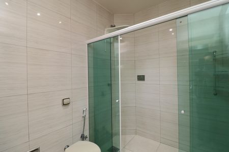 Casa à venda com 350m², 4 quartos e 3 vagasBanheiro da Suíte