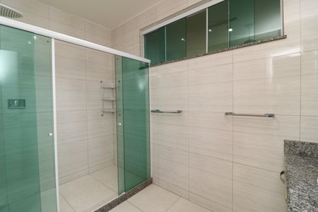 Casa à venda com 350m², 4 quartos e 3 vagasBanheiro da Suíte