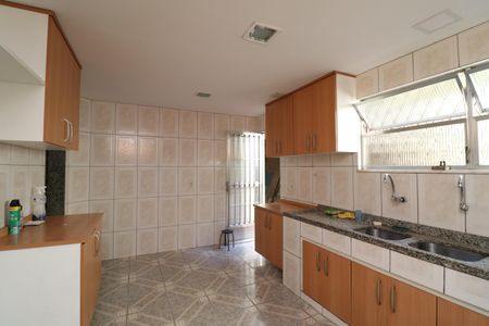 Casa à venda com 350m², 4 quartos e 3 vagasCozinha