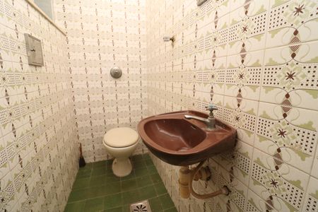 Casa à venda com 350m², 4 quartos e 3 vagasBanheiro de serviço