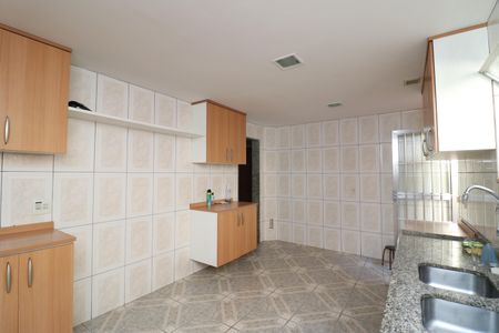 Casa à venda com 350m², 4 quartos e 3 vagasCozinha