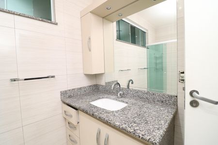 Casa à venda com 350m², 4 quartos e 3 vagasBanheiro da Suíte