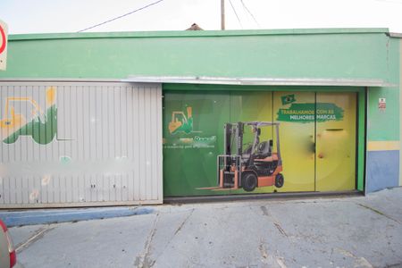 Casa à venda com 265m², 4 quartos e 2 vagas Casa à venda com 265m², 4 quartos e 2 vagasFachada 2