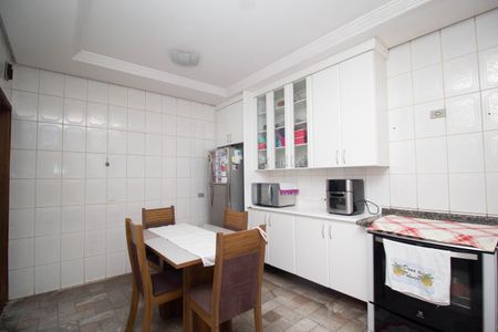 Casa à venda com 265m², 4 quartos e 2 vagas Casa à venda com 265m², 4 quartos e 2 vagasCozinha