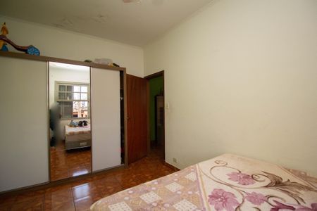 Casa à venda com 265m², 4 quartos e 2 vagas Casa à venda com 265m², 4 quartos e 2 vagasQuarto 1