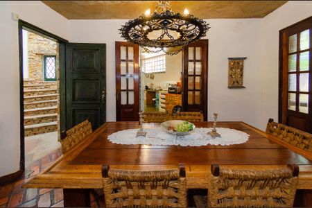 Casa à venda com 463m², 4 quartos e 2 vagasSala de jantar