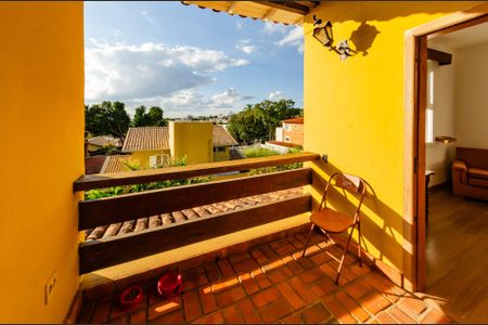 Casa à venda com 463m², 4 quartos e 2 vagasVaranda