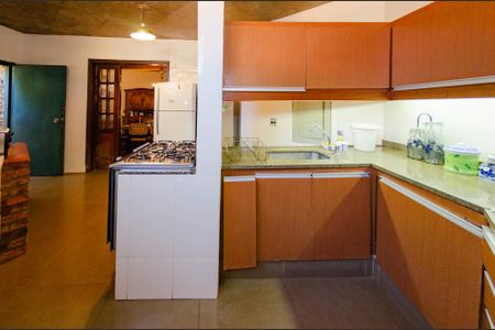 Casa à venda com 463m², 4 quartos e 2 vagasCozinha