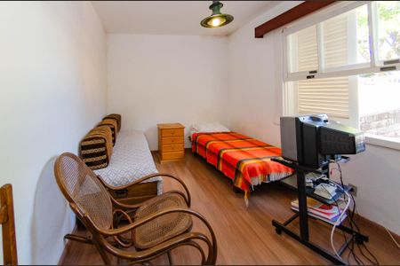 Casa à venda com 463m², 4 quartos e 2 vagasQuarto 1