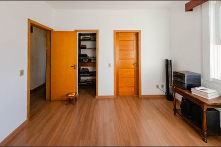 Casa à venda com 463m², 4 quartos e 2 vagasQuarto 2