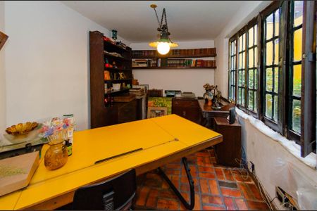 Casa à venda com 463m², 4 quartos e 2 vagasEscritório