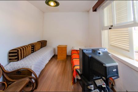 Casa à venda com 463m², 4 quartos e 2 vagasQuarto 1