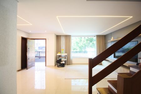 Casa à venda com 499m², 3 quartos e 6 vagasSala