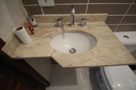 Casa à venda com 499m², 3 quartos e 6 vagasBanheiro 