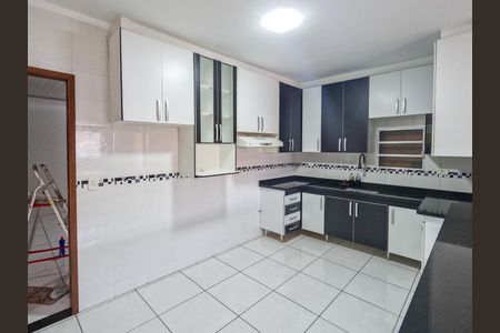 Casa à venda com 310m², 6 quartos e sem vaga Casa à venda com 310m², 6 quartos e sem vaga Cozinha 3