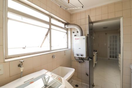 Apartamento à venda com 127m², 3 quartos e 3 vagas Apartamento à venda com 127m², 3 quartos e 3 vagasÁrea de Serviço