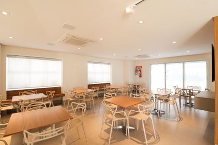 Apartamento à venda com 127m², 3 quartos e 3 vagas Apartamento à venda com 127m², 3 quartos e 3 vagasSalão de Festas