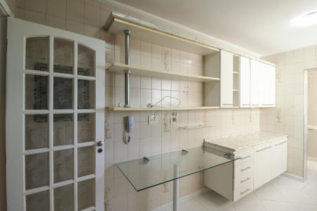 Apartamento à venda com 127m², 3 quartos e 3 vagas Apartamento à venda com 127m², 3 quartos e 3 vagasCozinha