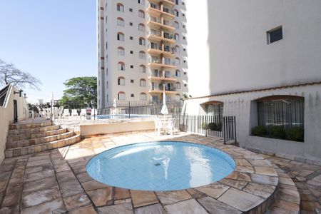 Apartamento à venda com 127m², 3 quartos e 3 vagas Apartamento à venda com 127m², 3 quartos e 3 vagasPiscina