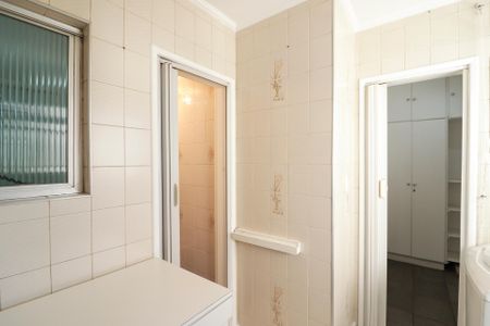 Apartamento à venda com 127m², 3 quartos e 3 vagas Apartamento à venda com 127m², 3 quartos e 3 vagasÁrea de Serviço
