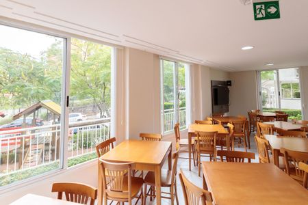 Apartamento à venda com 72m², 3 quartos e 2 vagas Apartamento à venda com 72m², 3 quartos e 2 vagasÁrea comum - Salão de festas