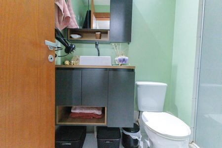 Apartamento à venda com 72m², 3 quartos e 2 vagas Apartamento à venda com 72m², 3 quartos e 2 vagasBanheiro da Suíte