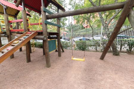 Apartamento à venda com 72m², 3 quartos e 2 vagas Apartamento à venda com 72m², 3 quartos e 2 vagasÁrea comum - Playground